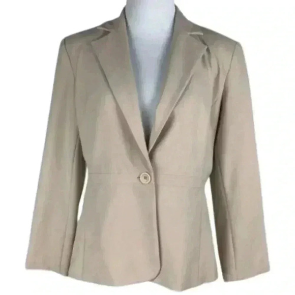 Requirements blazer size 4P beige cream one button - Picture 7 of 7